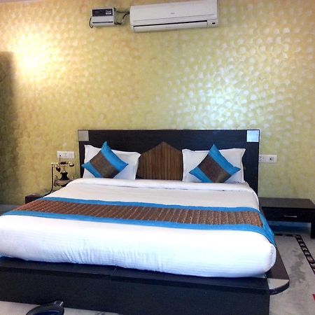 Hotel Ananda Delhi  Dış mekan fotoğraf