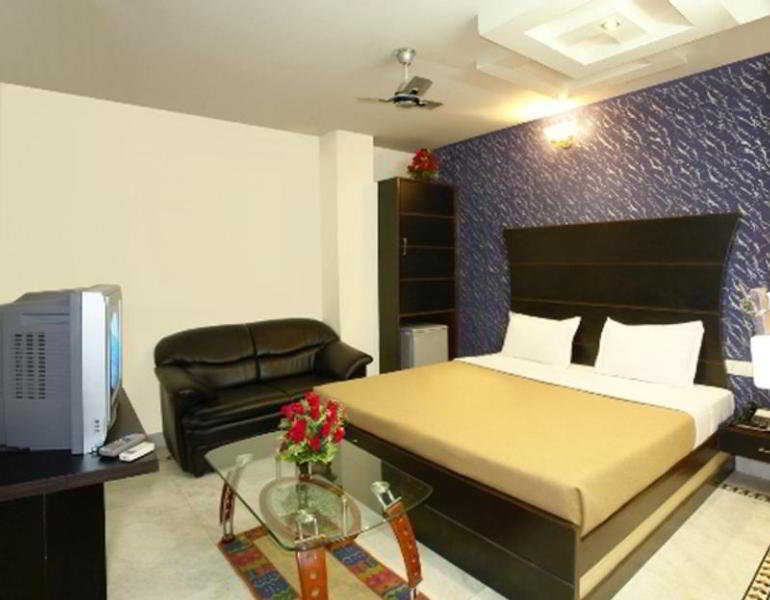 Hotel Ananda Delhi  Oda fotoğraf