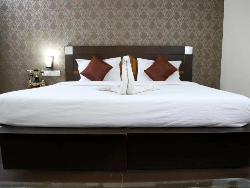 Hotel Ananda Delhi  Dış mekan fotoğraf